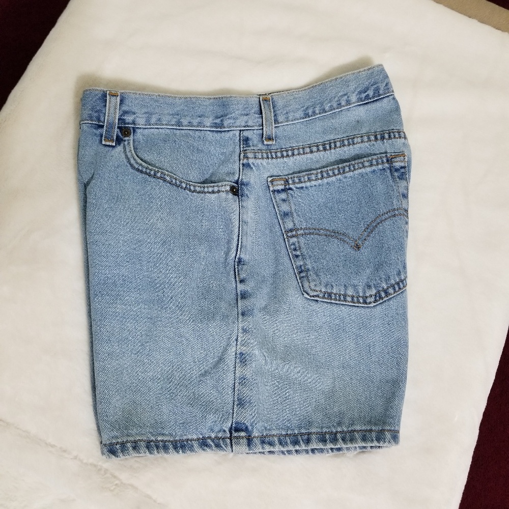 Levi's 555 guy's fit jean shorts